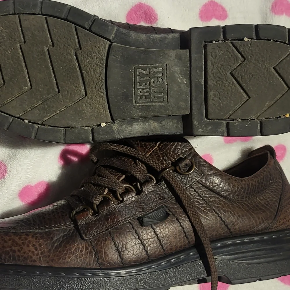 Shoe - Picture 12 of 14